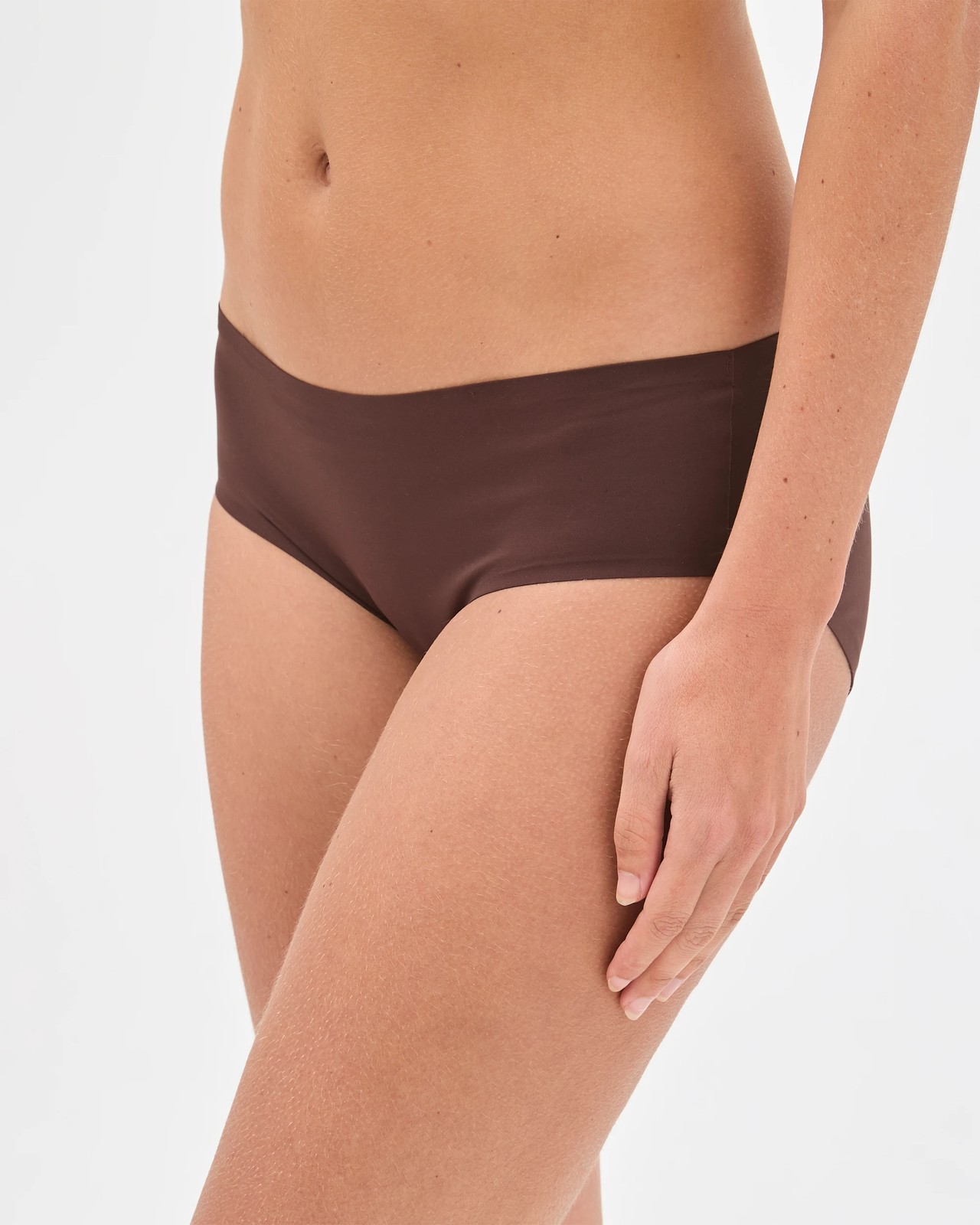Smooth Moves 2 Pack No Show Bonded Hipster Bikini Briefs - Dark Oak/Bare Beauty 3 of 4