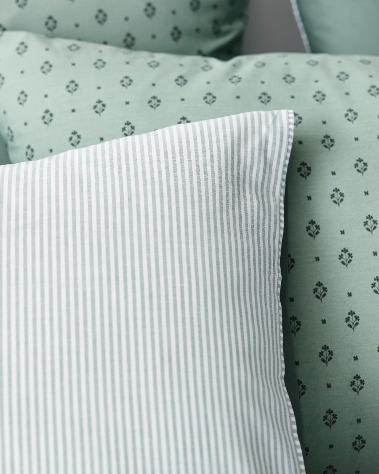 500_72183434_8+500T7218