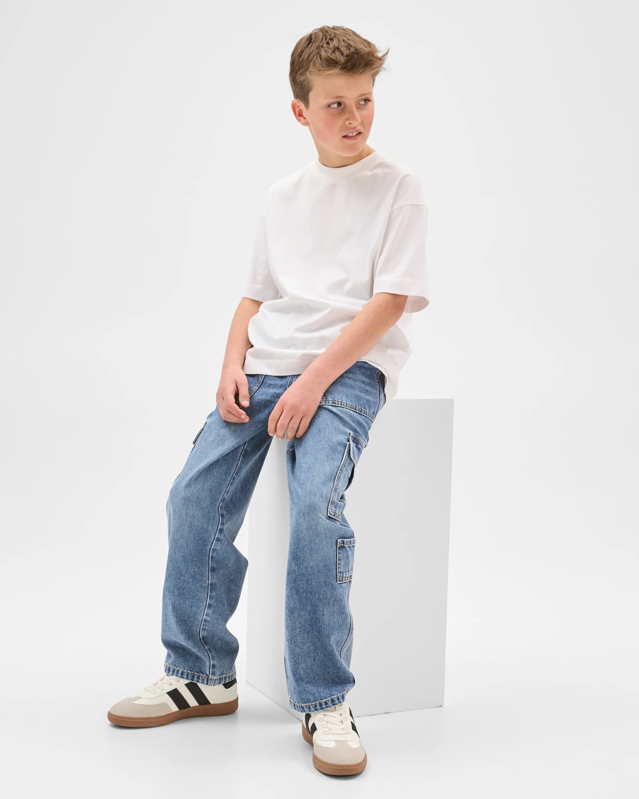 Australian Cotton Blend Loose Fit Cargo Denim Jeans - Mid Wash 2 of 6