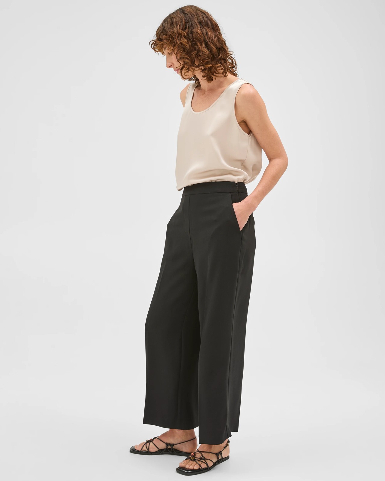 Preview Crepe Tailoring Cropped Culotte Pants - Black 2 of 6