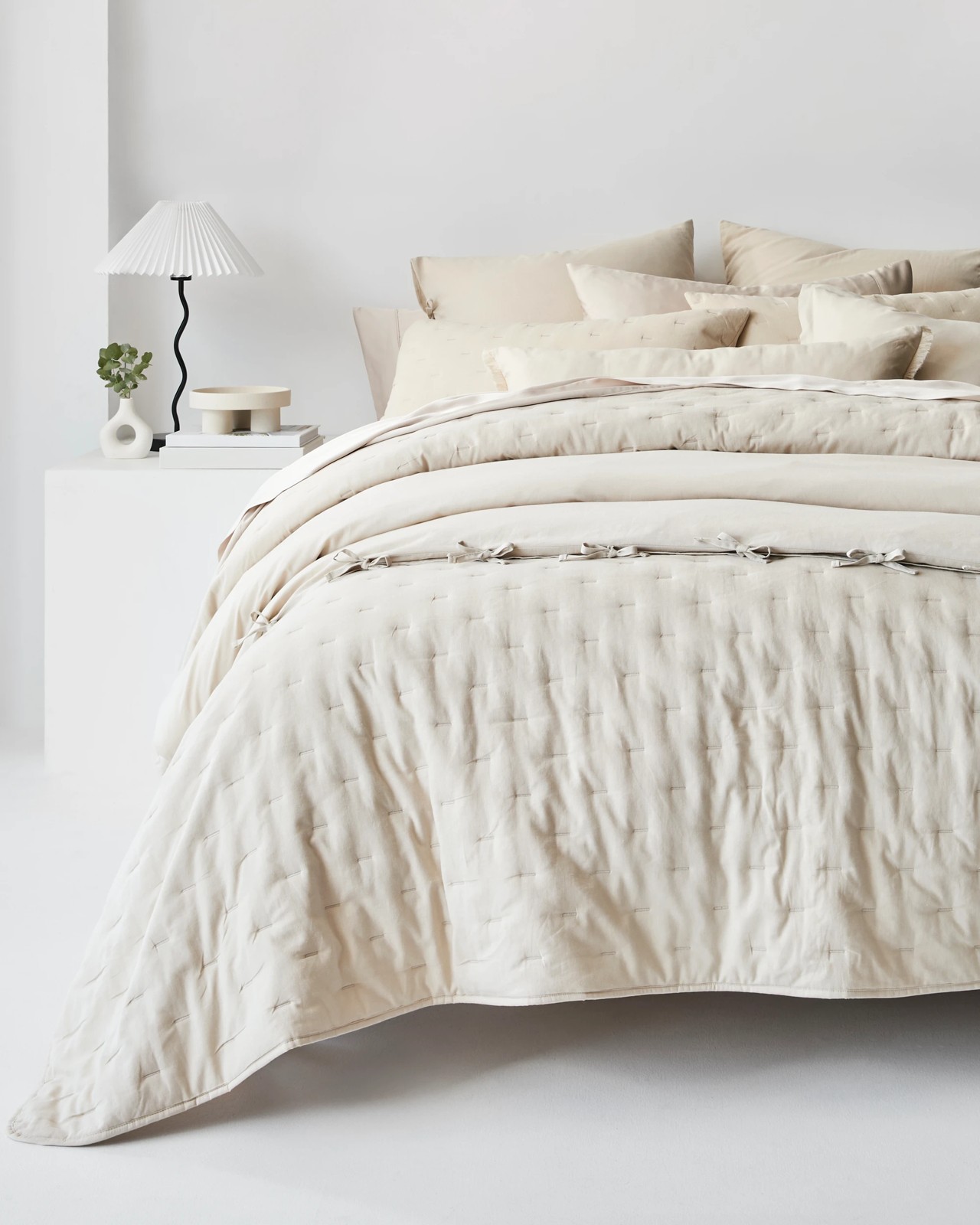 Laynie Linen/Cotton Coverlet Set - Pebble 5 of 6