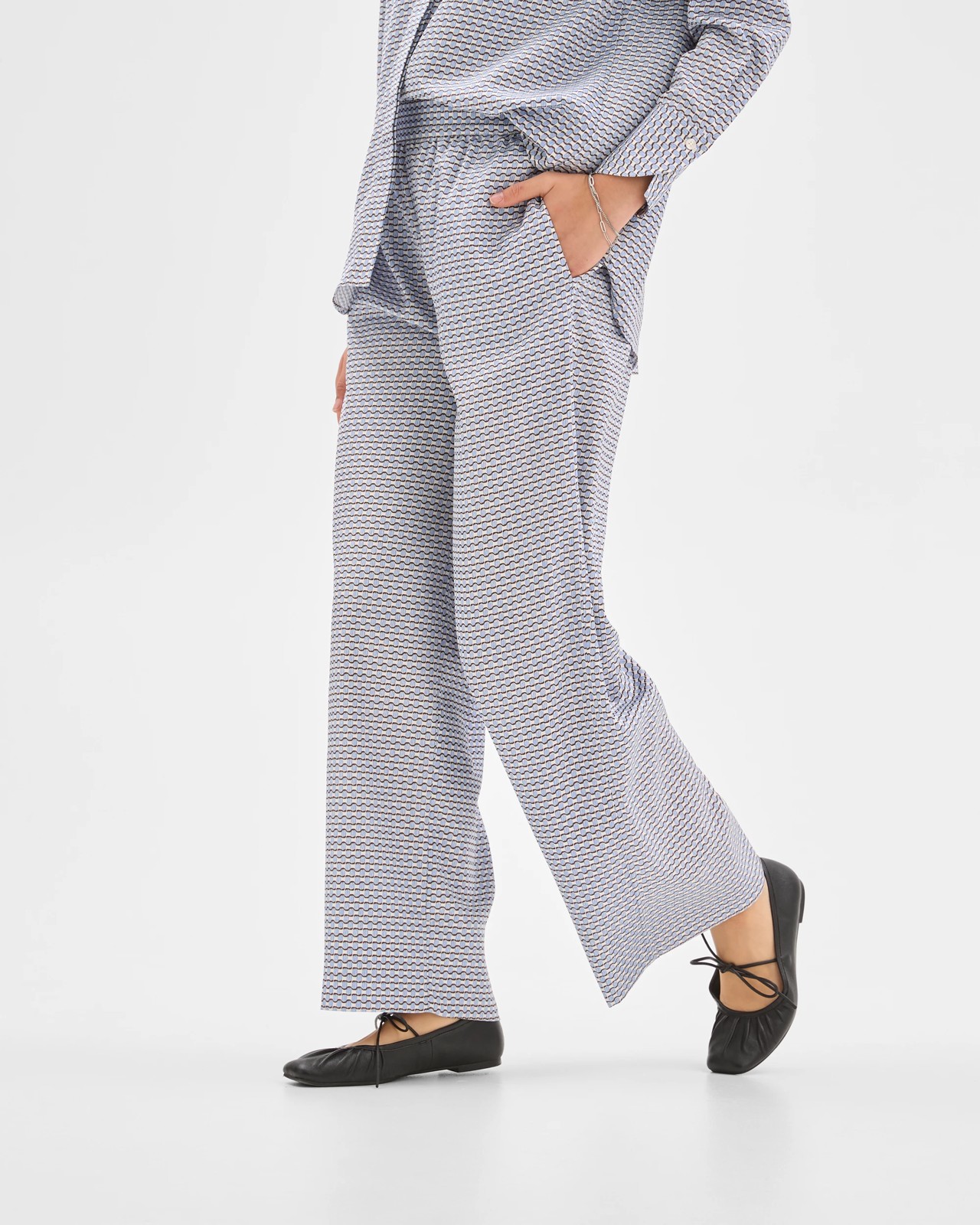 Preview Flat Front Wide Leg Pants - Blue Mist Micro Geo 3 of 6
