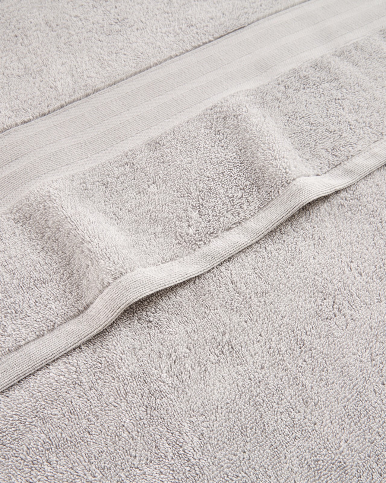 590_71696034_3+590T7169