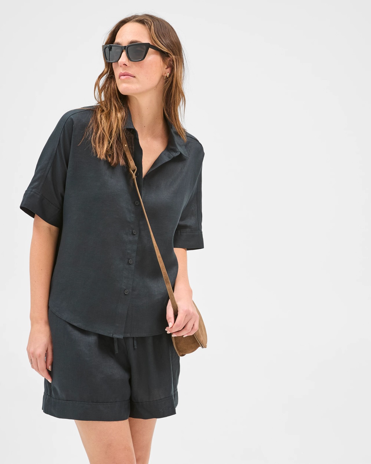 European Linen Short Sleeve Shirt - Black 2 of 6