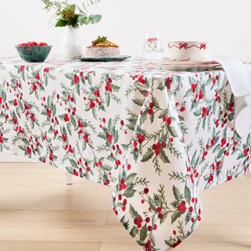 Anko Traditional Holly Tablecloth