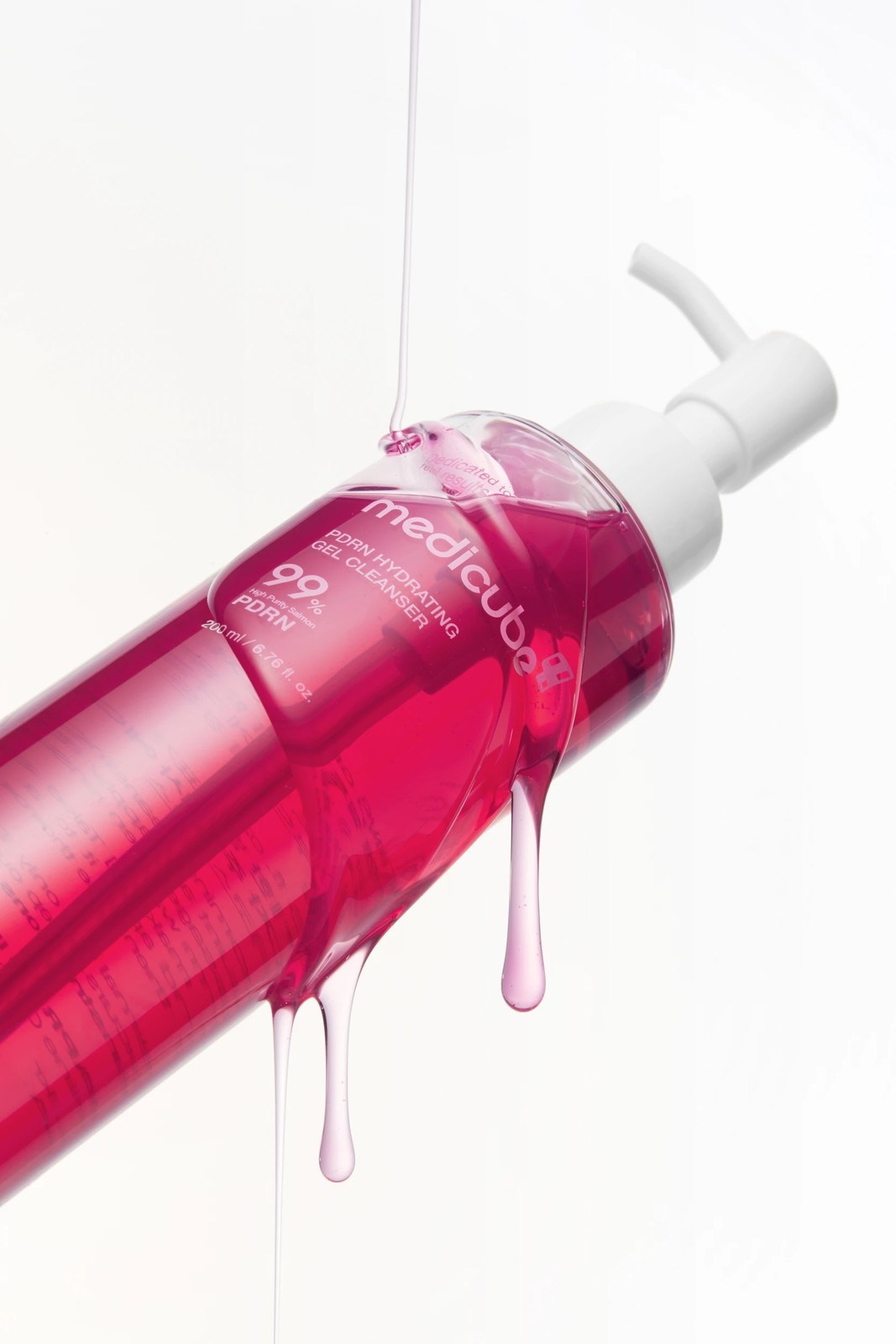 Medicube PDRN Hydrating Gel Cleanser 200ml - 99% High Purity Salmon PDRN 4 of 4