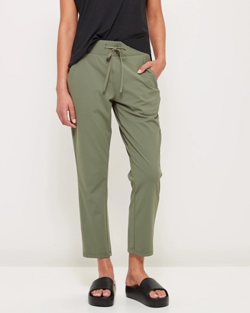 Active 7/8 Length Relaxed Travel Pants