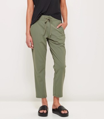 Active 7/8 Length Relaxed Travel Pants