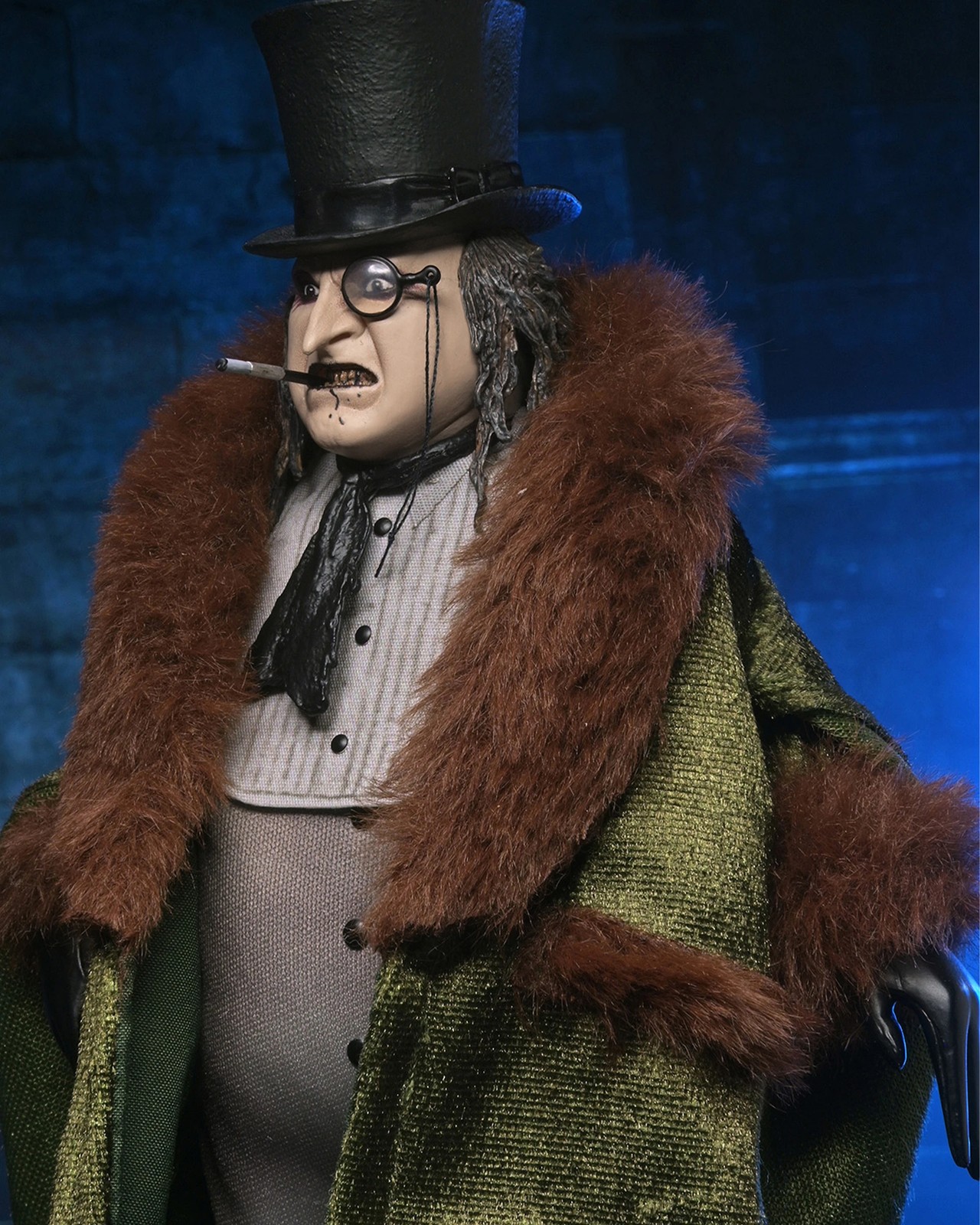 Neca DC Comics: The Penguin (Batman Returns) – 8 Inch Scale Clothed Action Figure 4 of 5
