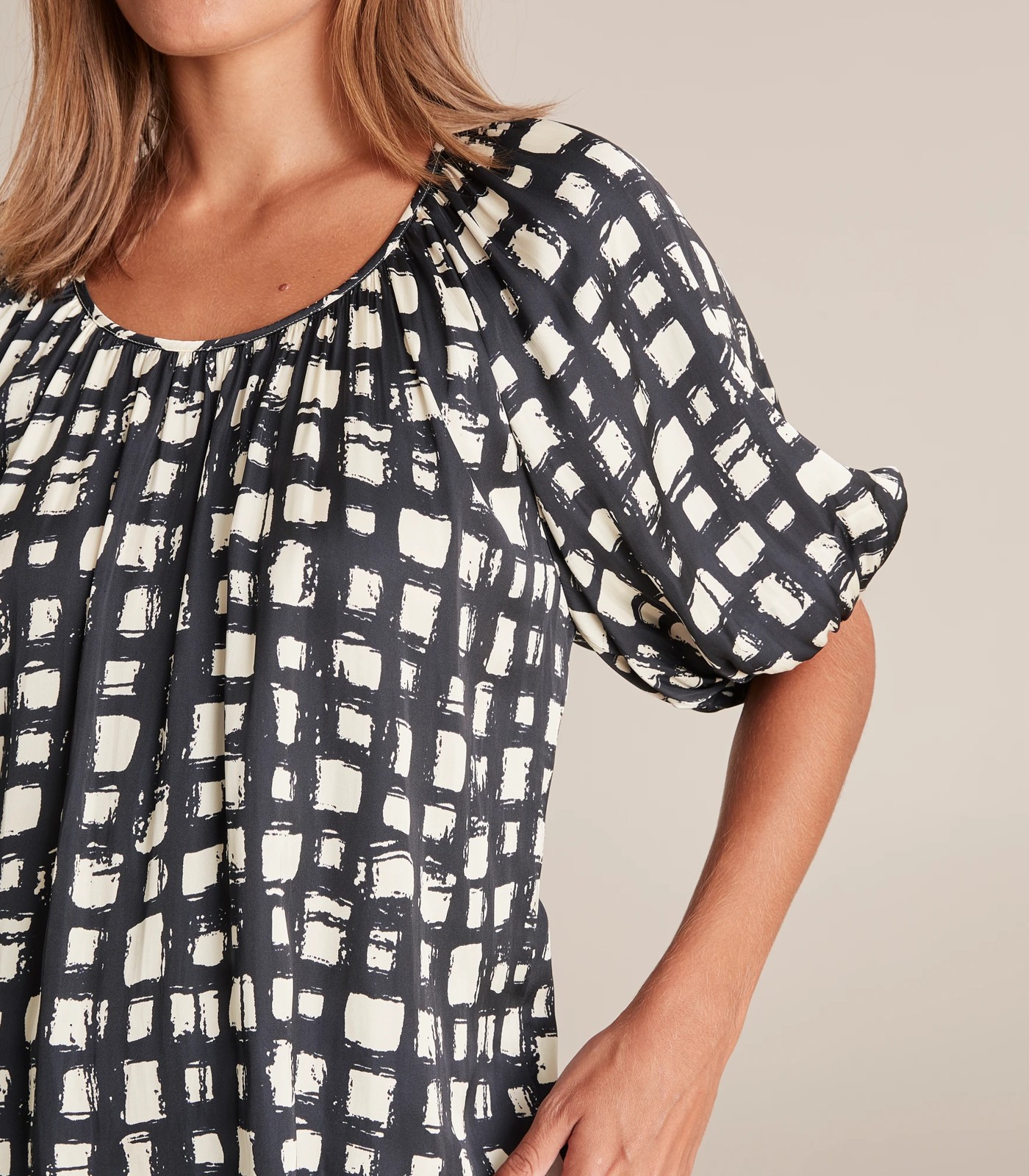 Preview Gathered T-Shirt 3 of 6