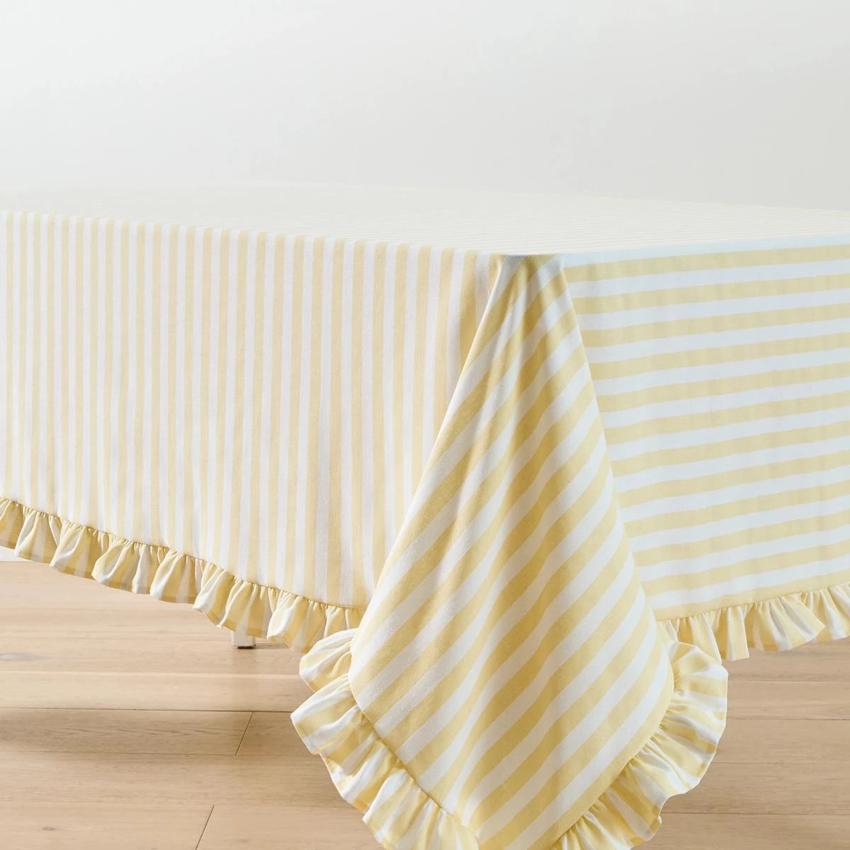 Anko Extra Large Yellow Stripe Tablecloth 2 of 5