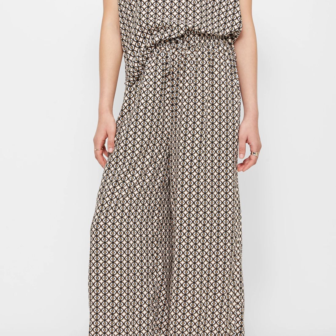 Silky Knit Pull-On Culotte Pants With Contrast Piping main image 1