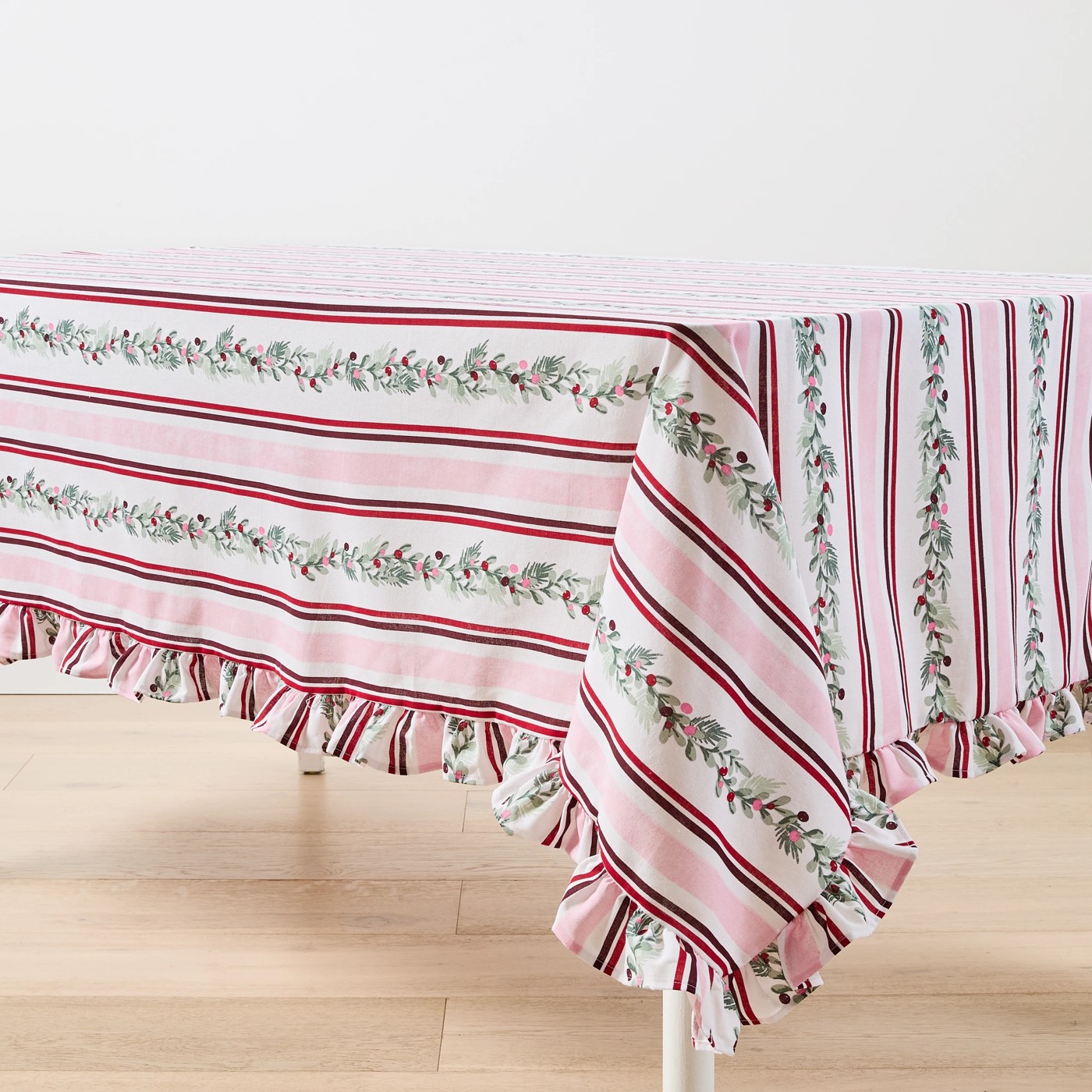 Anko Extra Large Holly Stripe Tablecloth 3 of 5