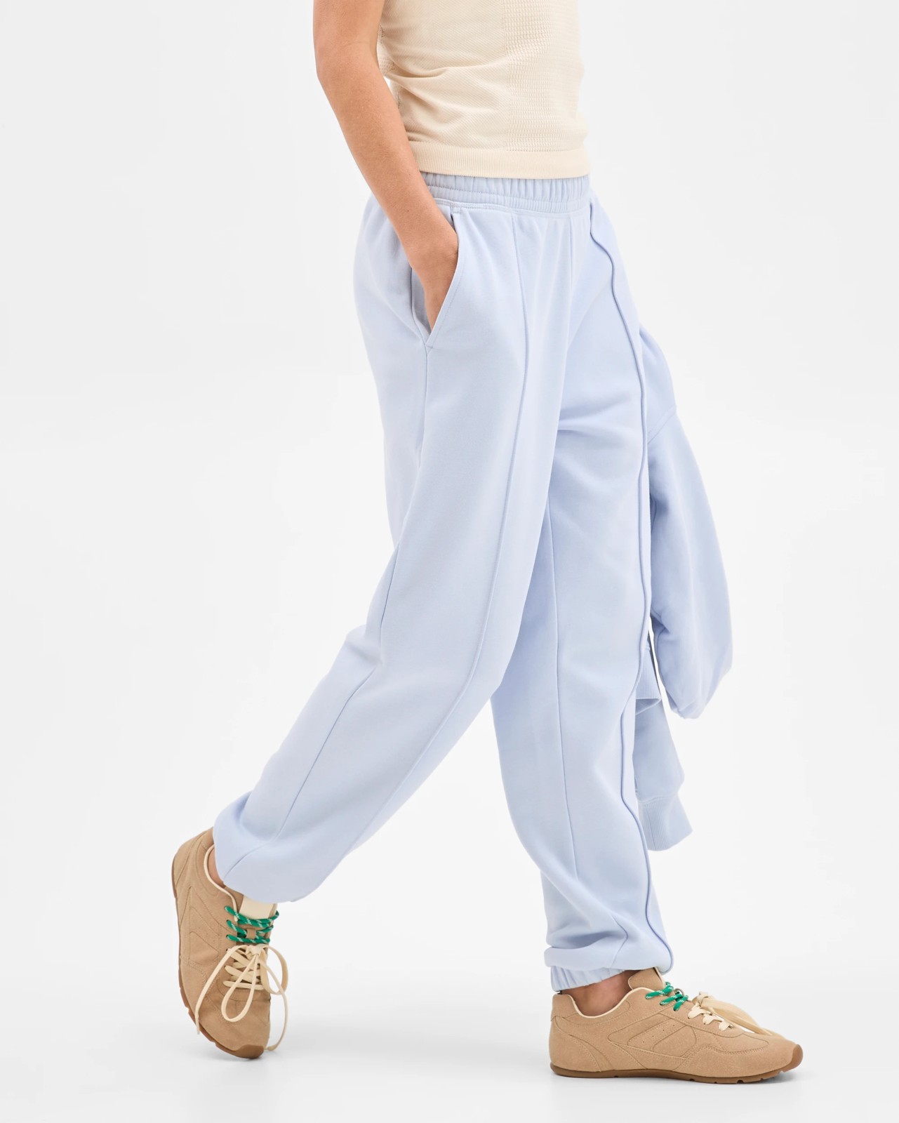 272_72402368_5+272T7240