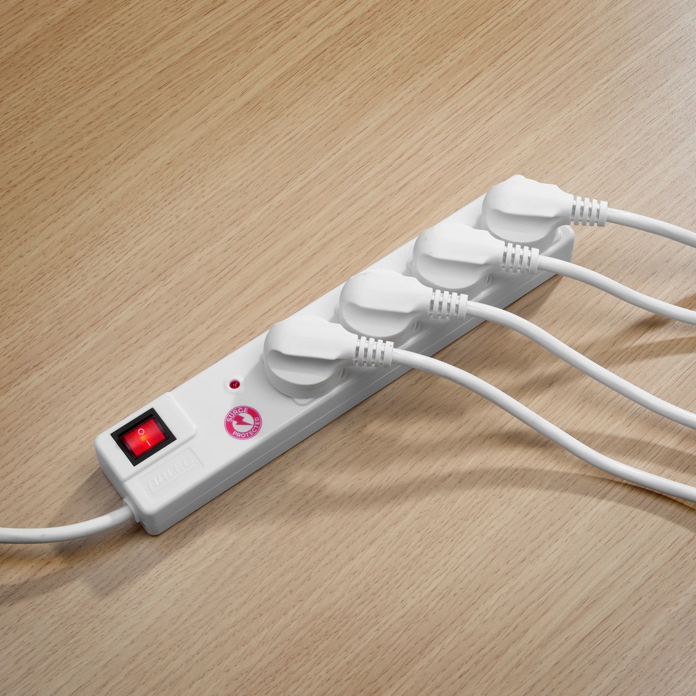 4 Outlet Surge Protected Powerboard - Arlec 3 of 3