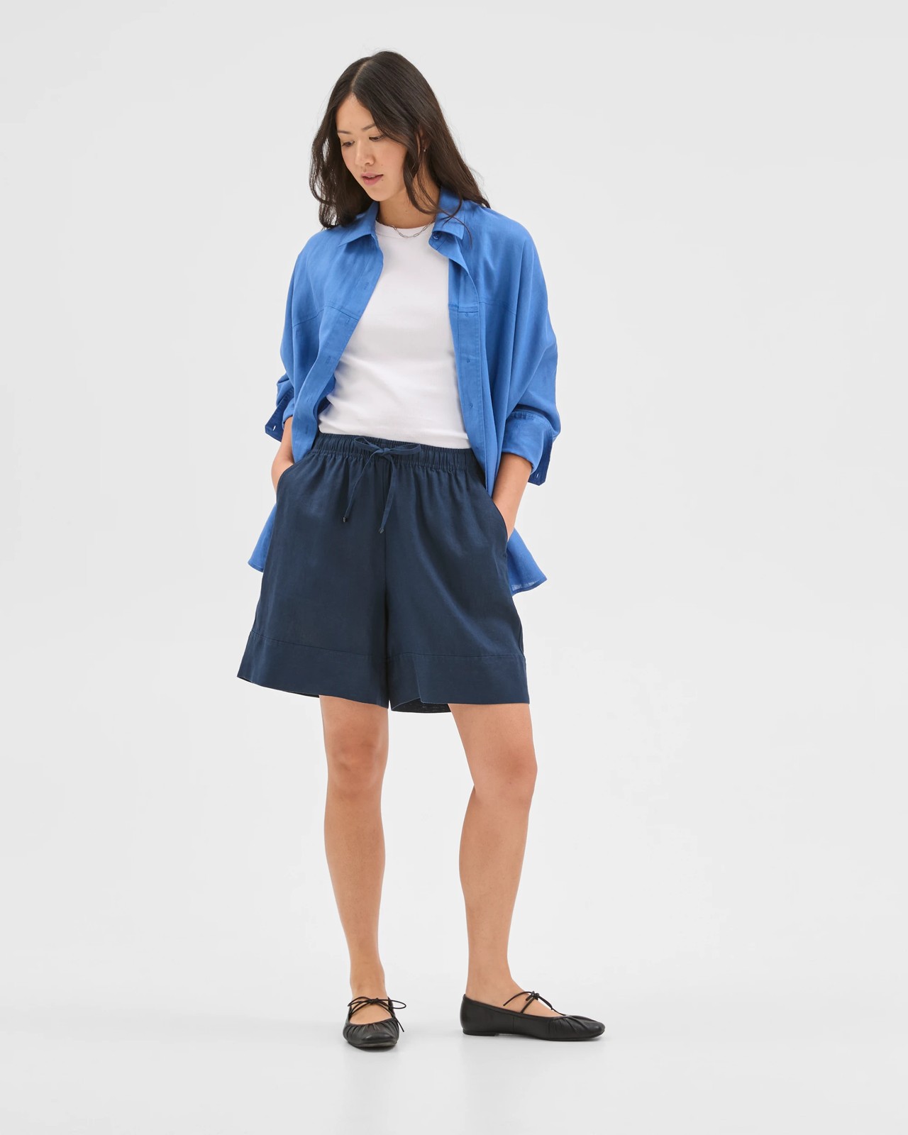 European Linen Long Shorts - Navy 2 of 5
