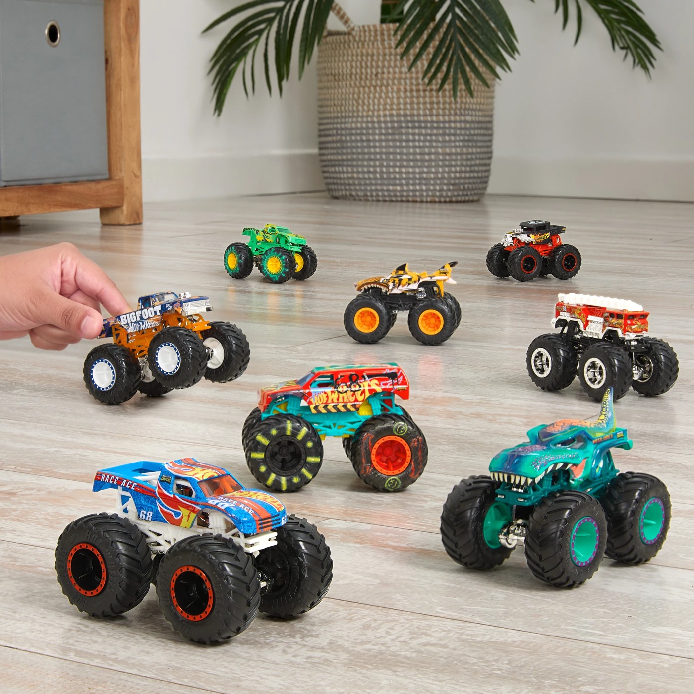 Hot Wheels Monster Trucks Live 8-Pack