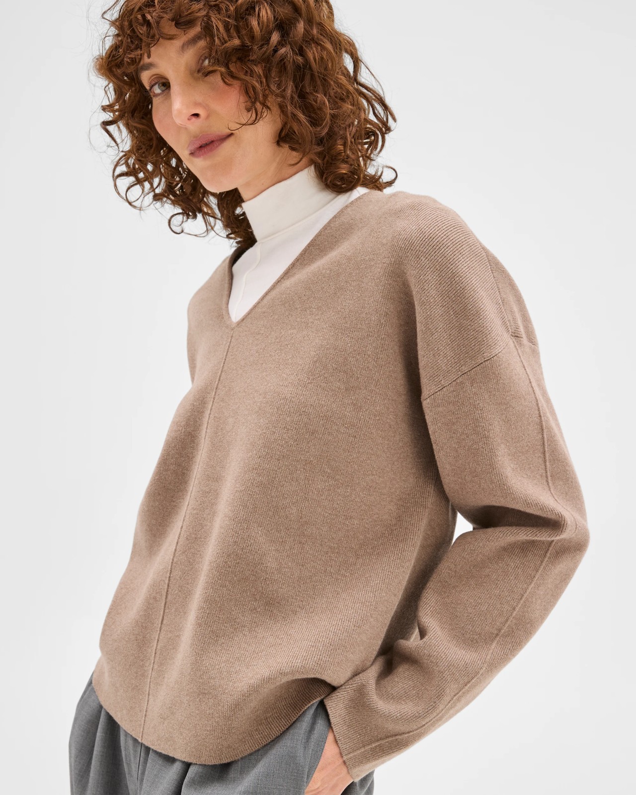 Preview Australian Cotton Blend Polished V-Neck Jumper - Moon Grey 4 of 5