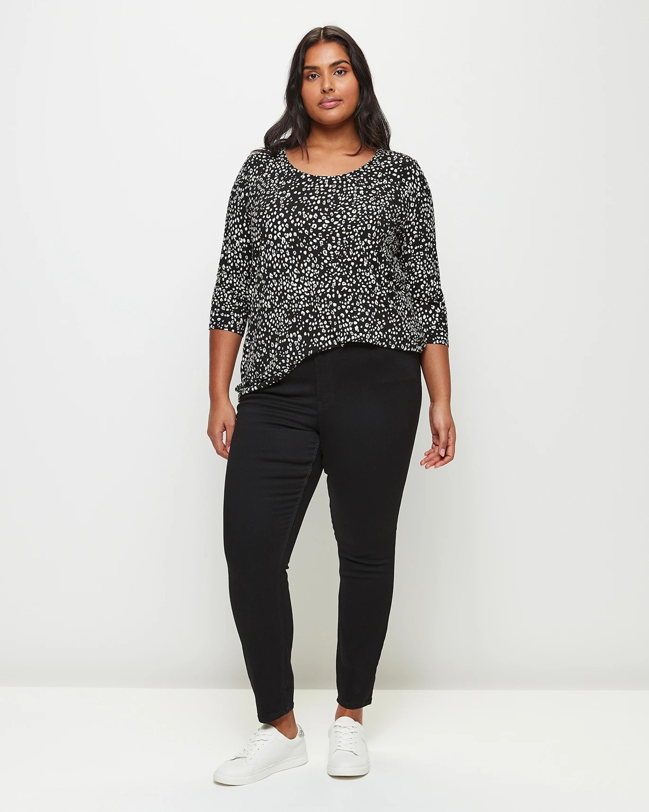 Curve 3/4 Sleeve T-Shirt 2 of 6