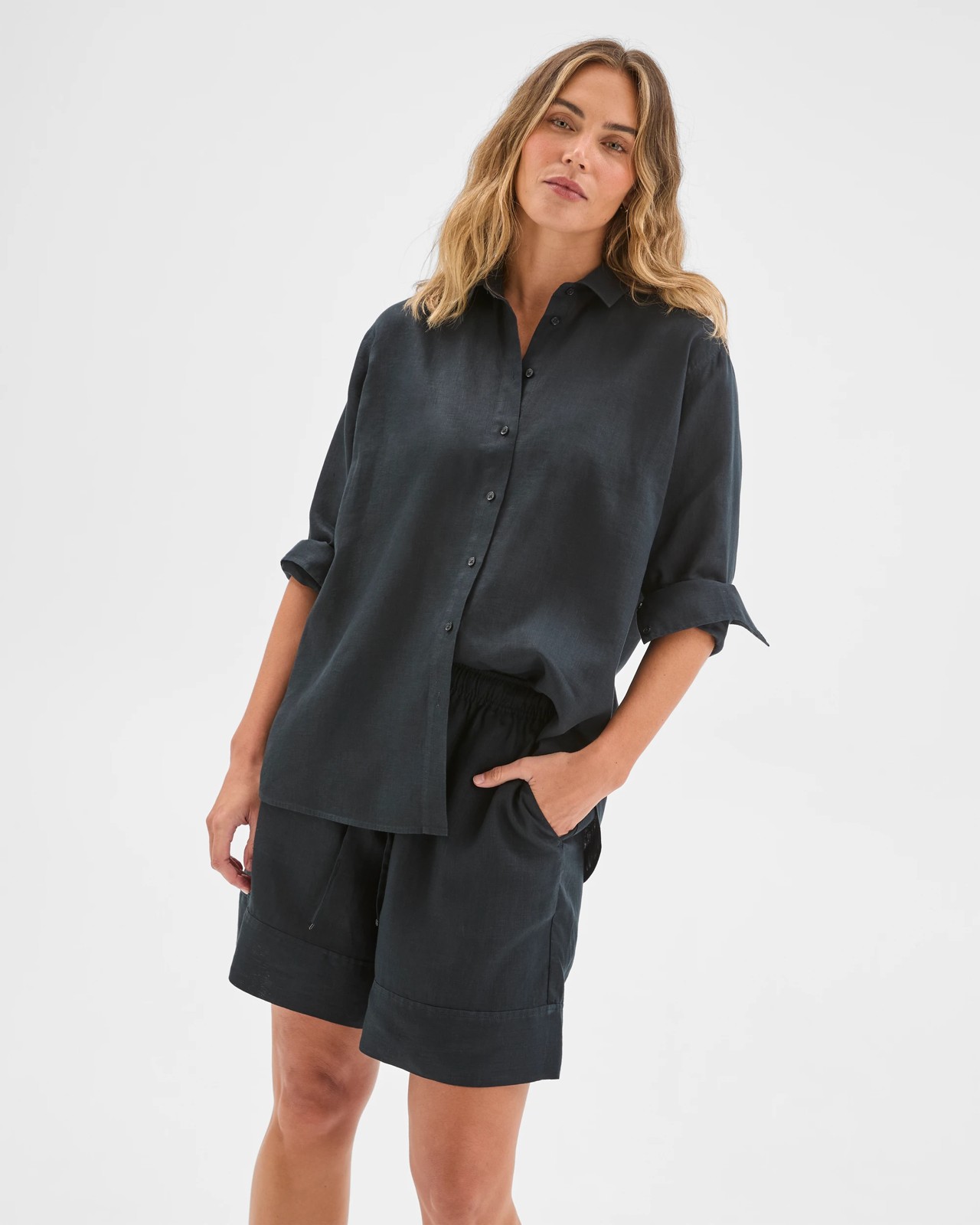 European Linen Long Sleeve Shirt - Black 2 of 6